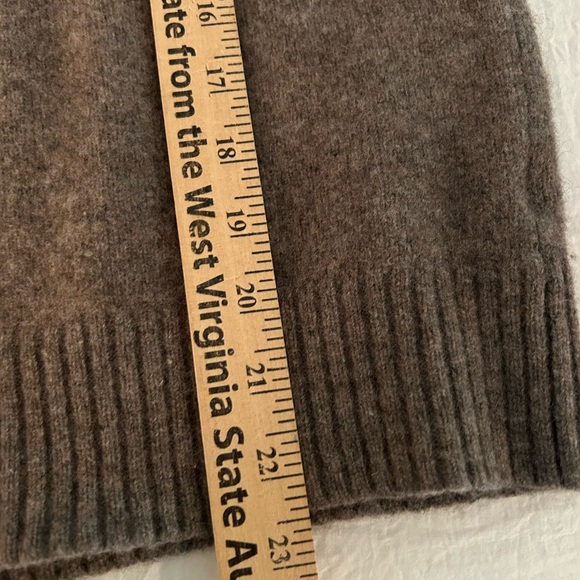 J.Crew lambswool quarter zip mock neck sweater. - Picture 12 of 12